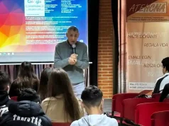 La Asociación Athena habla sobre trasplantes con los alumnos y alumnas del IES Valle del Ebro
