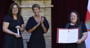 Navarra reconoce a la asociación ‘Abuelas de la Plaza de Mayo’
