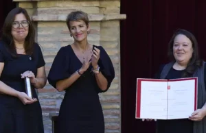 Navarra reconoce a la asociación ‘Abuelas de la Plaza de Mayo’
