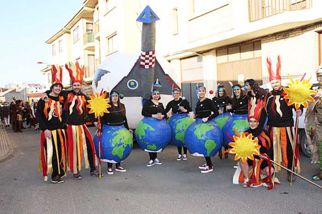 3ºPREMIO-CARROZA-LAS-DESORBITADAS-CON-LAS-DESORBITADAS