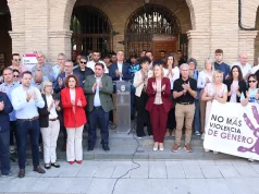 Más de 300 personas arropan en Arguedas a la familia de Saida El Yousif en una concentración de repulsa contra la violencia machista