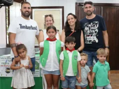 Carmen y Andrés impondrán el Pañuelico a la Reja de Santa Ana
