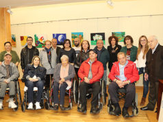Una exposición con los trabajos de los usuarios del taller de pintura abre el 25 aniversario de ADACEN en Tudela