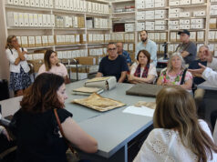 Medio centenar de personas descubre el Archivo Municipal de Tudela en las visitas guiadas Archivo Municipal Tudela visitas