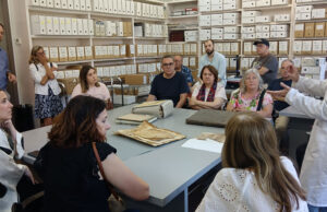 Medio centenar de personas descubre el Archivo Municipal de Tudela en las visitas guiadas Archivo Municipal Tudela visitas