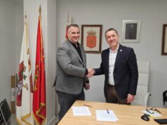 El Ayuntamiento de Arguedas y AER firman un acuerdo para el desarrollo económico y empresarial