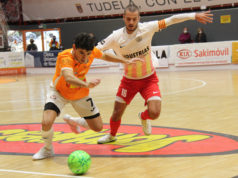 Un momento del partido entre el Ribera Navarra FS y el Industrias Coloma
