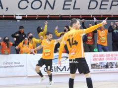 Alegría entre los jugadores del Aspil Jumpers Ribera Navarra