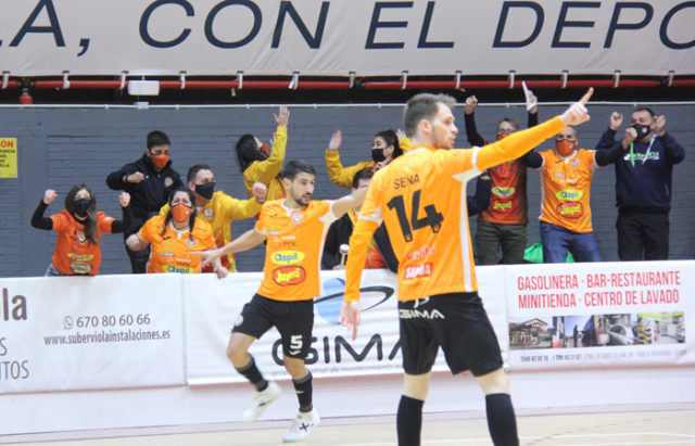 Alegría entre los jugadores del Aspil Jumpers Ribera Navarra