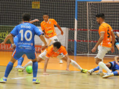 Un momento del partido entre el Ribera Navarra FS y el Full Energía Colo Colo