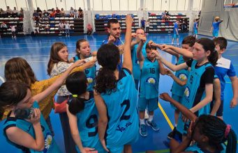 El Baloncesto Arenas firma una jornada de contrastes con triunfo clave del senior y dominio del mini Baloncesto Arenas
