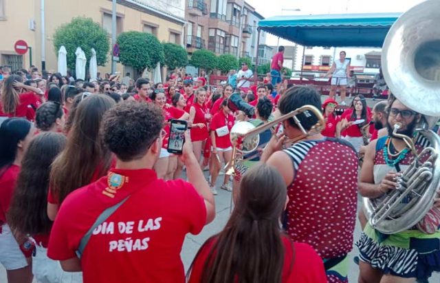 BUÑUEL-Día-de-las-Peñas_Charanga Buñuel