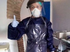 El colegio de enfermería reparte 365 batas de aislamiento en la Ribera