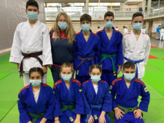 judokas del Judo Club Ribera Navarra con su entrenadora, Maika Burgaleta