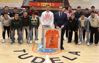 David García se despide del Ribera Navarra tras 14 temporadas y el club retirará para siempre su dorsal número 2 Ribera Navarra David García