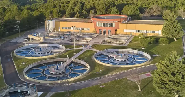 Depósitos de agua en la ETAP de Canraso en Tudela