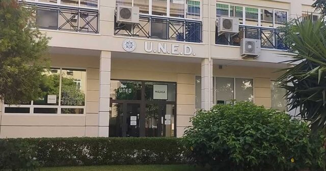 Entrada-de-la-UNED-de-Maělaga