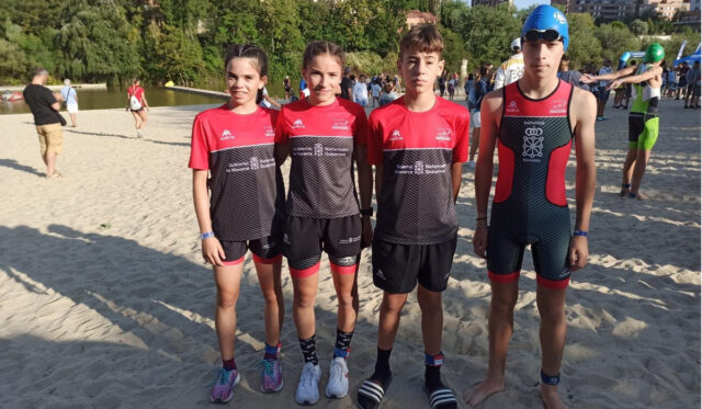 Equipo-infantil-Navarro-Maria-Lainez,-Itziar-Arrosagaray,Pablo-Alcaide,-Jokin-Gazolaz Arenas Triatlón
