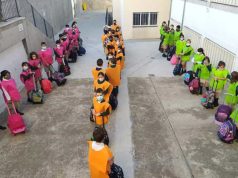 Petos de color para diferenciar a los grupos de infantil y primaria en La Anunciata