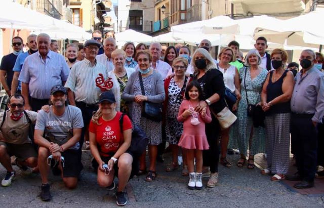 Foto-familia-con-el-premiado Una vida en bici