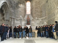 Los alumnos del Instituto Valle del Ebro pasean por los vestigios de la Tudela medieval