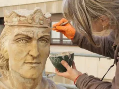 La escultura de Sancho el Fuerte en Tudela recupera el aspecto con el que la creó Antonio Loperena
