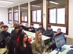 El alumnado de Historia del Arte del IES Valle del Ebro crea Tipos Formales para preservar la rotulación comercial de Navarra