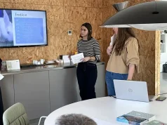 Tres jóvenes investigadoras del IES Valle del Ebro presentan los resultados de un proyecto científico sobre signos de dolor en conejos investigación alumnas IES Valle del Ebro