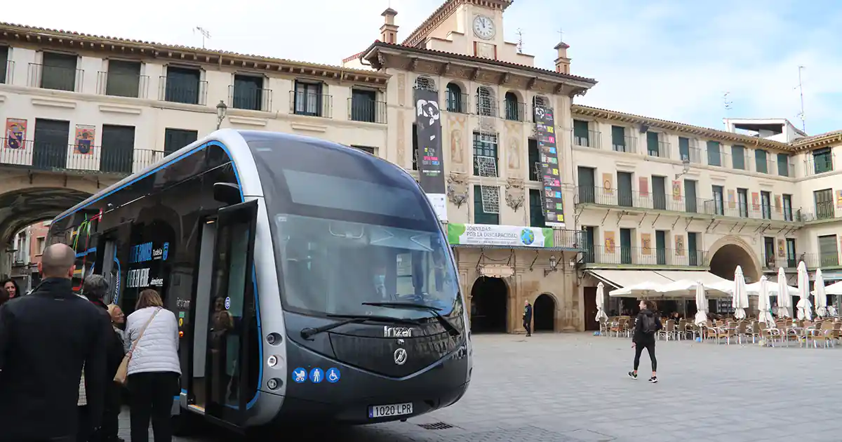 El e-tran de Irizar, emblema del nuevo transporte de Tudela