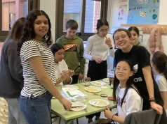 El IES Valle del Ebro celebra la Chandeleur con su tradicional degustación de crepes