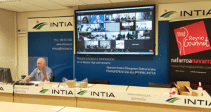 Reyno Gourmet organizó, en colaboración con la asociación Lares, una cata virtual pre-navideña para más de 200 personas de la tercera edad de 11 residencias navarras