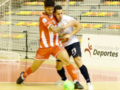 Un momento del partido entre el Jimbee Cartagena FS y Aspil-Jumpers Ribera Navarra FS