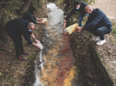 Finaliza el programa Landarte, con la participación de Tulebras y Barillas Cabeza de Artista (Patxi Aldunate y Alfredo Murillo) “Partidero” han realizado una serie de acciones para estrechar lazos entre los vecinos de Barillas y Tulebras, tanto de una manera simbólica como física.