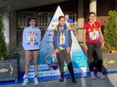 María Alduán, junto a la primera y segunda clasificadas
