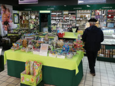 «Después del boom de la semana pasada, las compras han bajado» Pilar López seguirá con su tienda abierta al público a pesar de la crisis del coronavirus