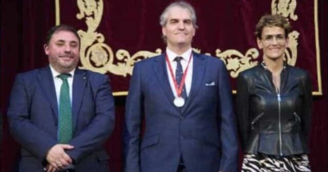 MEDALLA-PLATA-CHOGUN Shogun