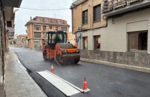 Nuevo asfaltado en la travesía principal de Murchante para mejorar la circulación en el centro de la localidad Murchante asfaltado