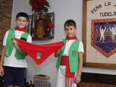 Dos niños impondrán el pañuelo a la Reja de Santa Ana pañuelo Reja Santa Ana