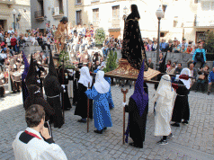 Jesús y María, frente a frente en la procesión del encuentro