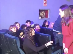 Los alumnos y alumnas del IES Valle del Ebro se sumaron la homenaje a Mario Camus