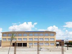 El colegio San Bartolomé de Ribaforada apuesta por las energías renovables con la instalación de paneles solares