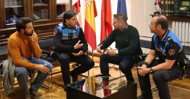 Recibimiento-policías-salvan-bebé-2