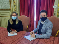 La Fundación “la Caixa” y el Ayuntamiento de Tudela renuevan su alianza para luchar contra la pobreza infantil Firma del programa programa CaixaProinfancia