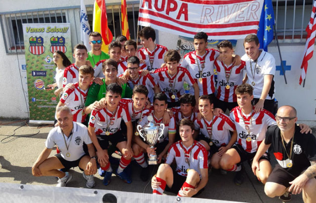 River-Ebro-Con-el-Trofeo-