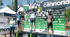 Tito Espada en el podio de los Master 50, en Erandio