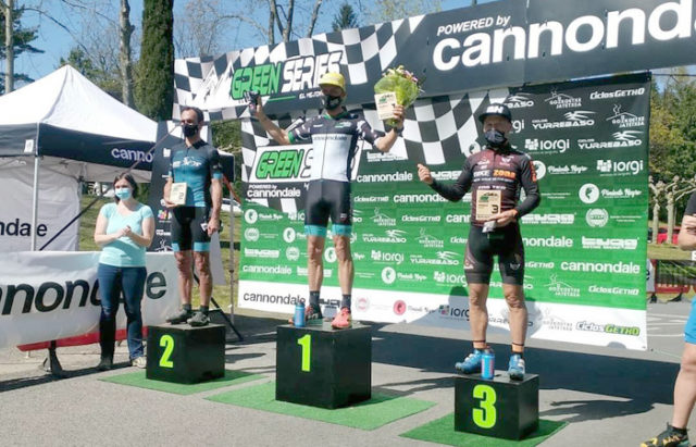 TITO ESPADA OPEN GREEN SERIES EN ERANDIO (VIZCAYA) Tito Espada en el podio de los Master 50, en Erandio