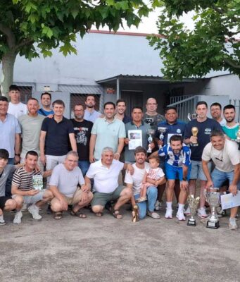 Peña La Teba-Tudegás arrasa en los premios del Trofeo Amistad y Enrique Clemente se emociona al ser homenajeado por sus 40 años como jugador Trofeo Amistad