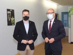 El ayuntamiento y Educación acuerdan retornar el cibercentro al colegio Elvira España