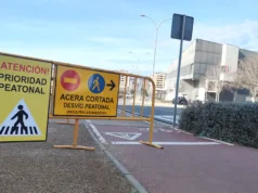 La obra de pavimentación de aceras de la Avenida de las Merindades en marcha