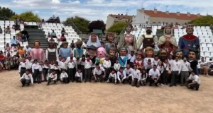 La comparsa Perrinche Premio Quiosco de Oro 2023